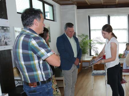 Predavanje o pravicah in dolžnostih na področju začasne zaščite razseljenih oseb iz Ukrajine v Občini Cerknica 02 Foto Ljubo Vukelič